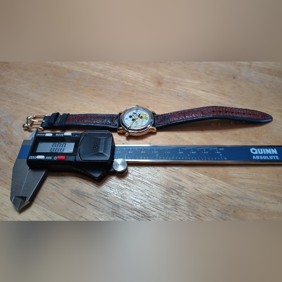 X Lorus Musical Mickey Mouse Silver case gold tone lugs and crown 3 hand - Picture 5 of 11